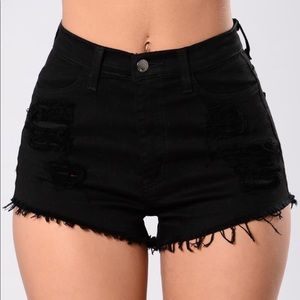 High-waisted Black shorts